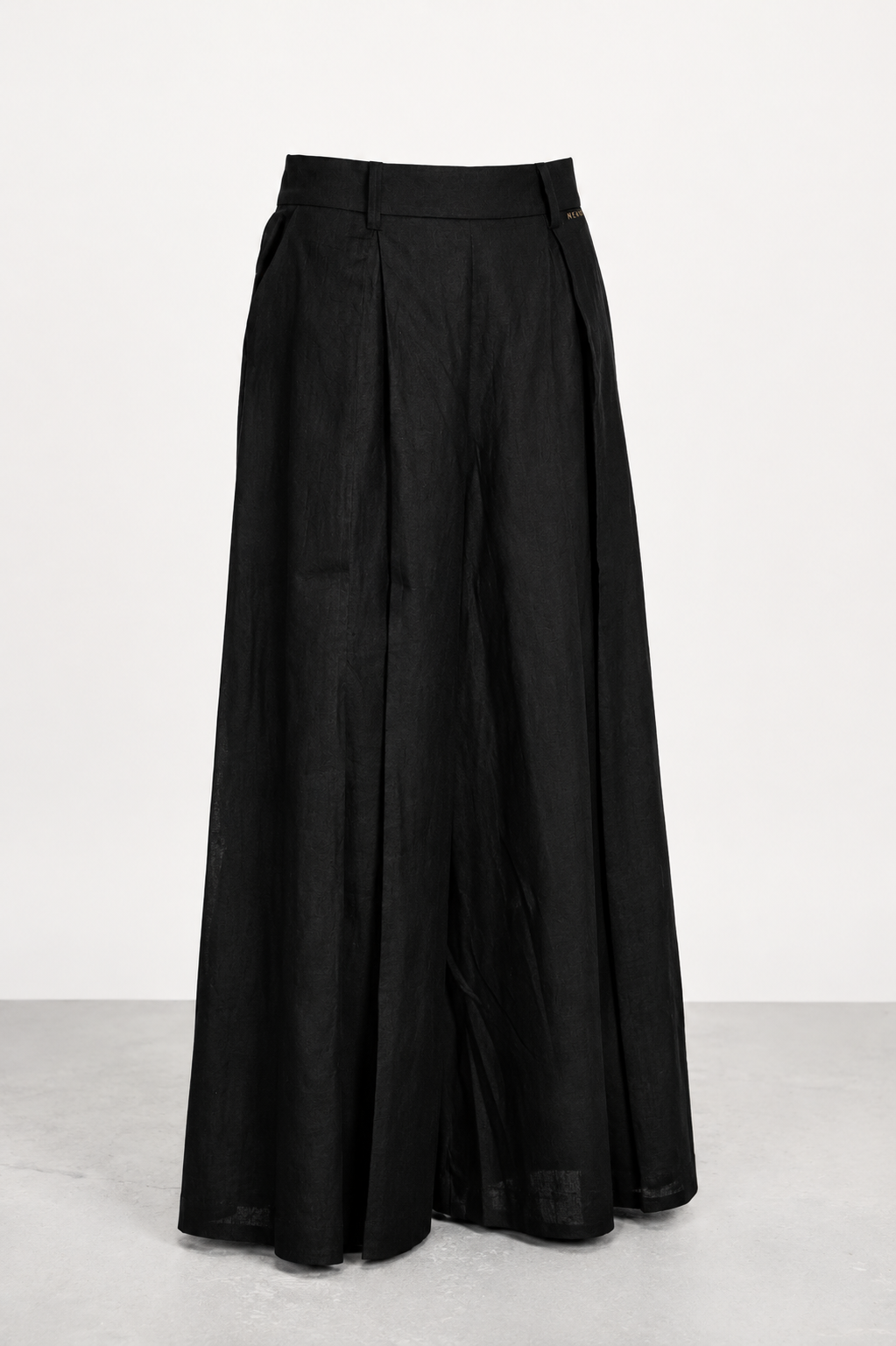 Petra Linen Pleated Pants