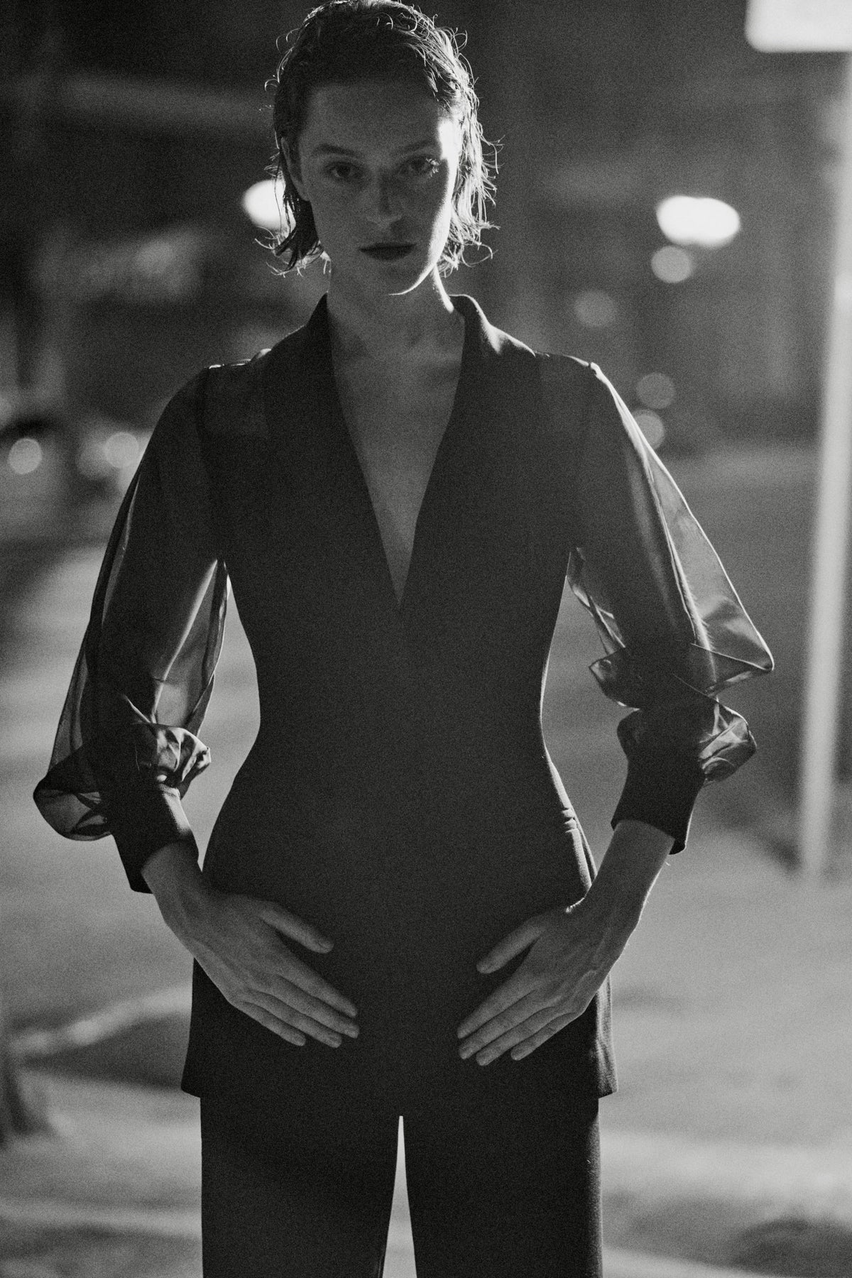 THE HOURGLASS BLAZER