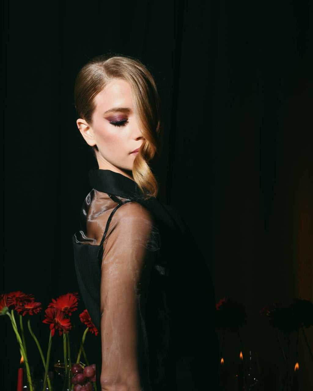 THE HOURGLASS BLAZER