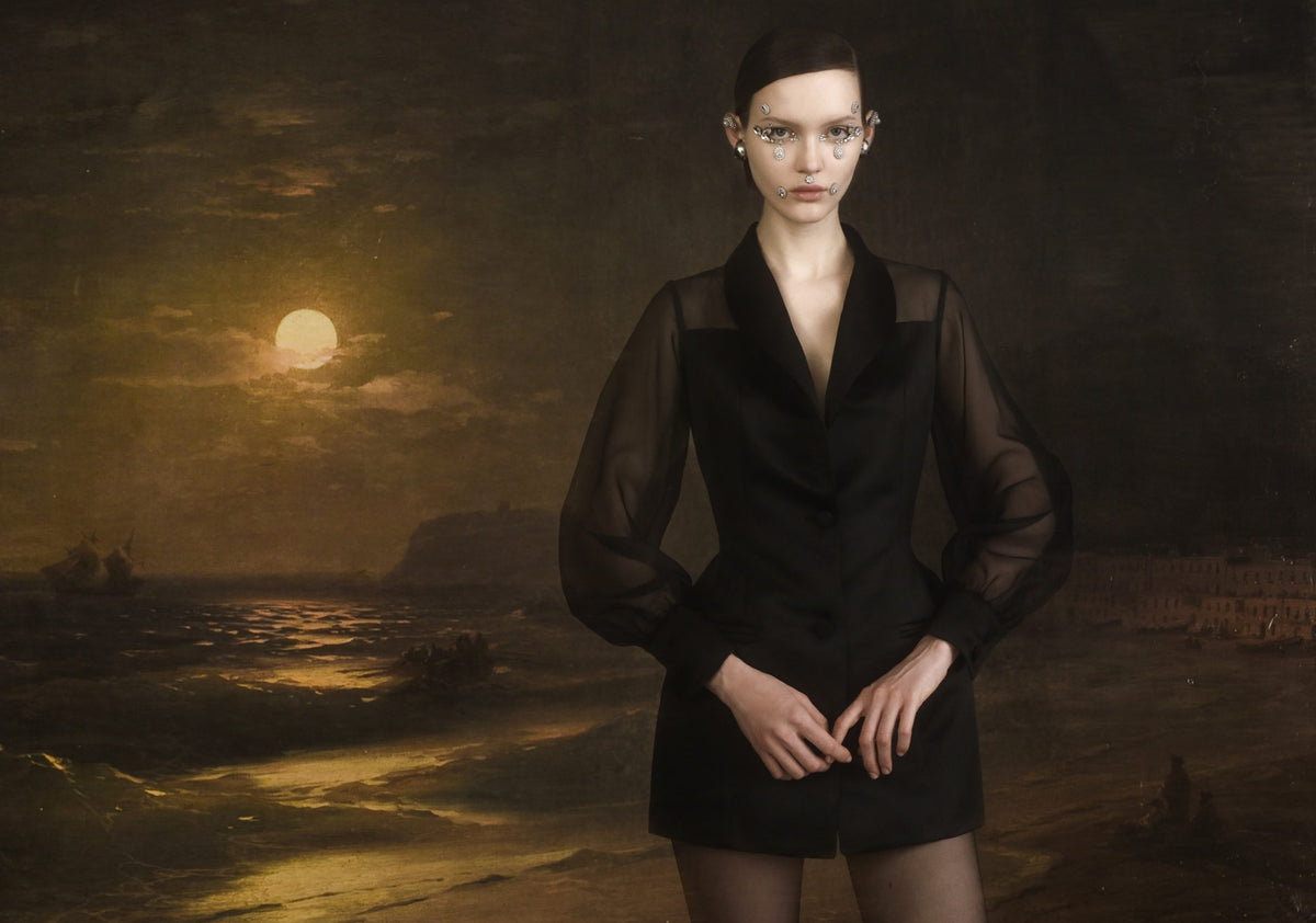 THE HOURGLASS BLAZER